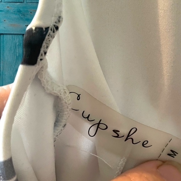 Cupshe swim suit‎ size medium. Never worn. - Picture 3 of 10